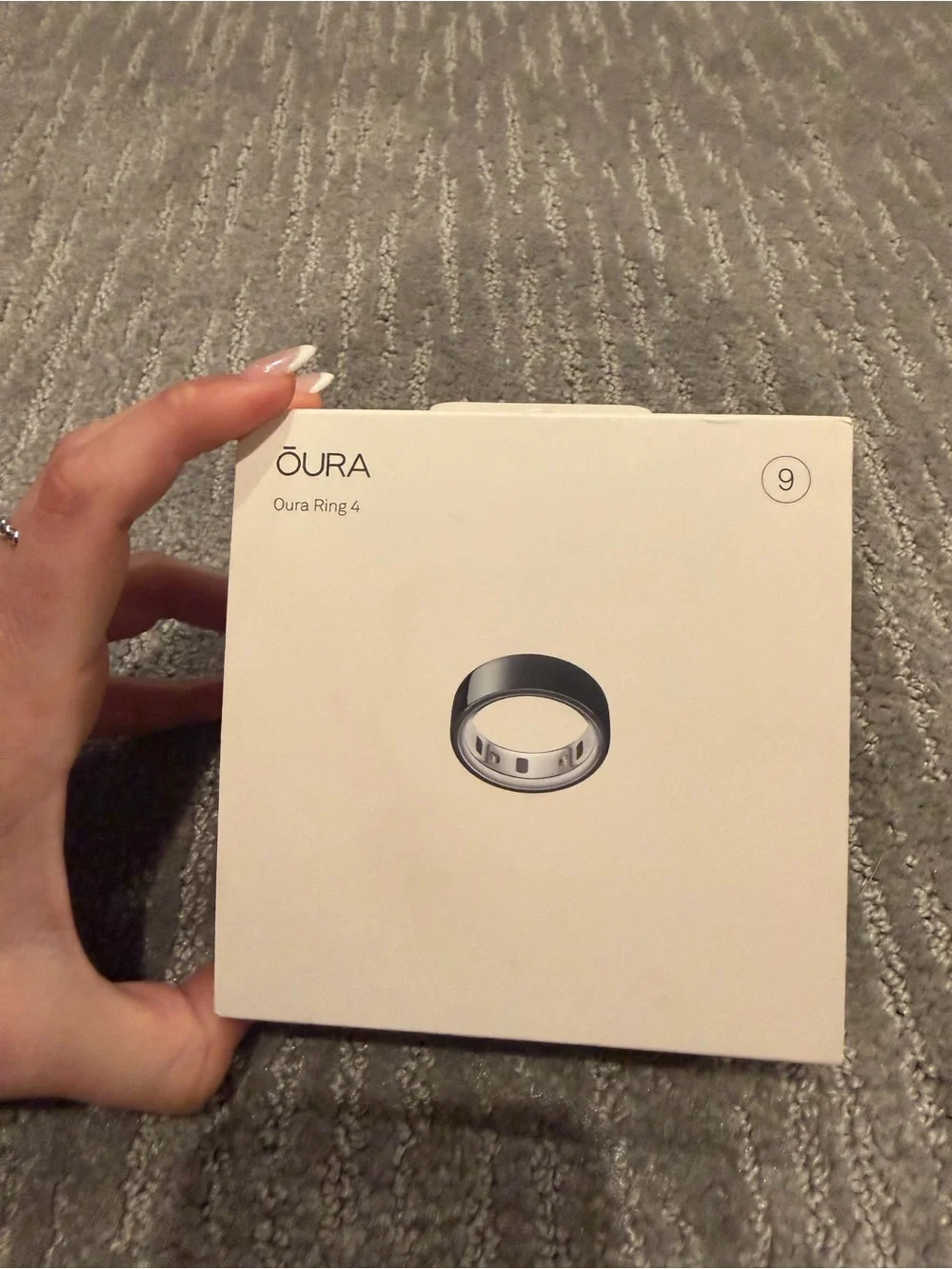 Oura Ring 4 Black and Silver
